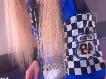 girl
        blush_mikki cam image #2432551