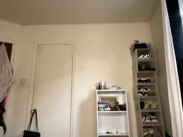 girl Cam Whores Swallowing Loads Of Cum On Cam & Masturbating with sexyskye111
