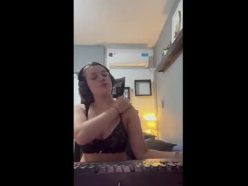 girl Cam Whores Swallowing Loads Of Cum On Cam & Masturbating with eemilyyyy19
